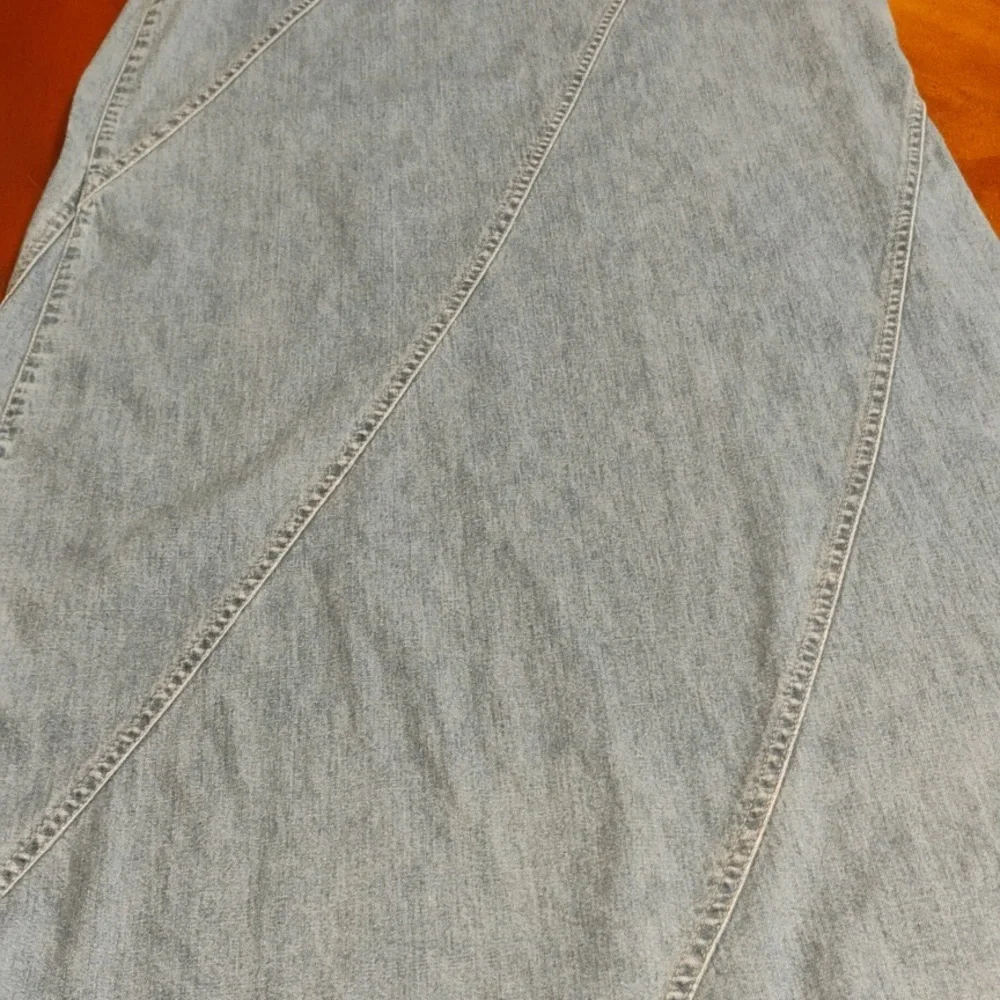 VTG Liz Claiborne Maxi Light Blue Wash Denim BOHO Skirt Waist 30" Size 8 - Picture 7 of 9